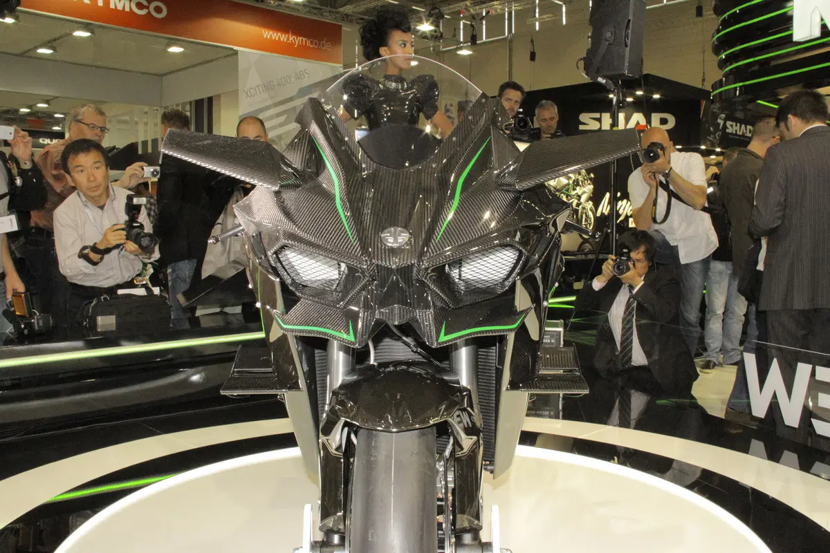 Kawasaki Ninja H2R 2015 (4)
