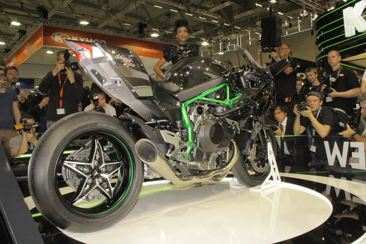 Kawasaki Ninja H2R 2015 (3)