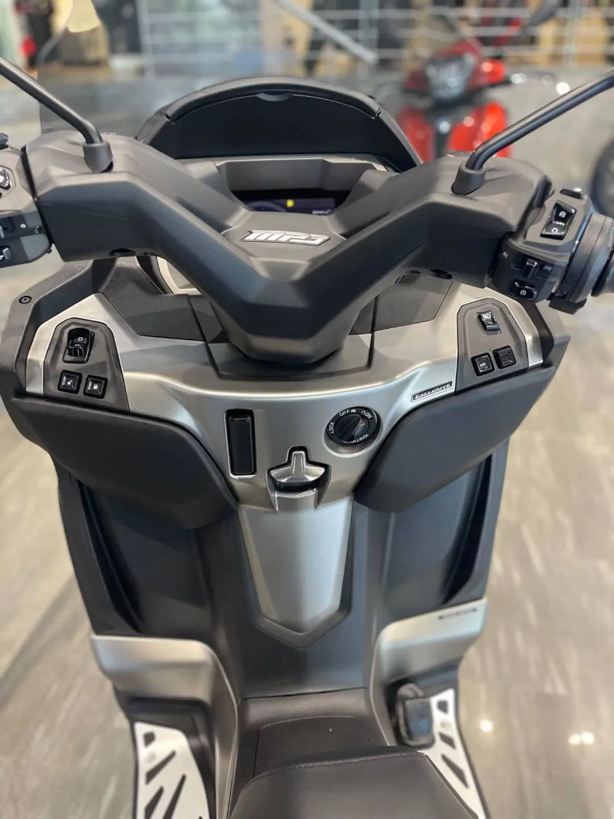 Piaggio MP3 530 ABS Hpe (2023 - 24) (7)