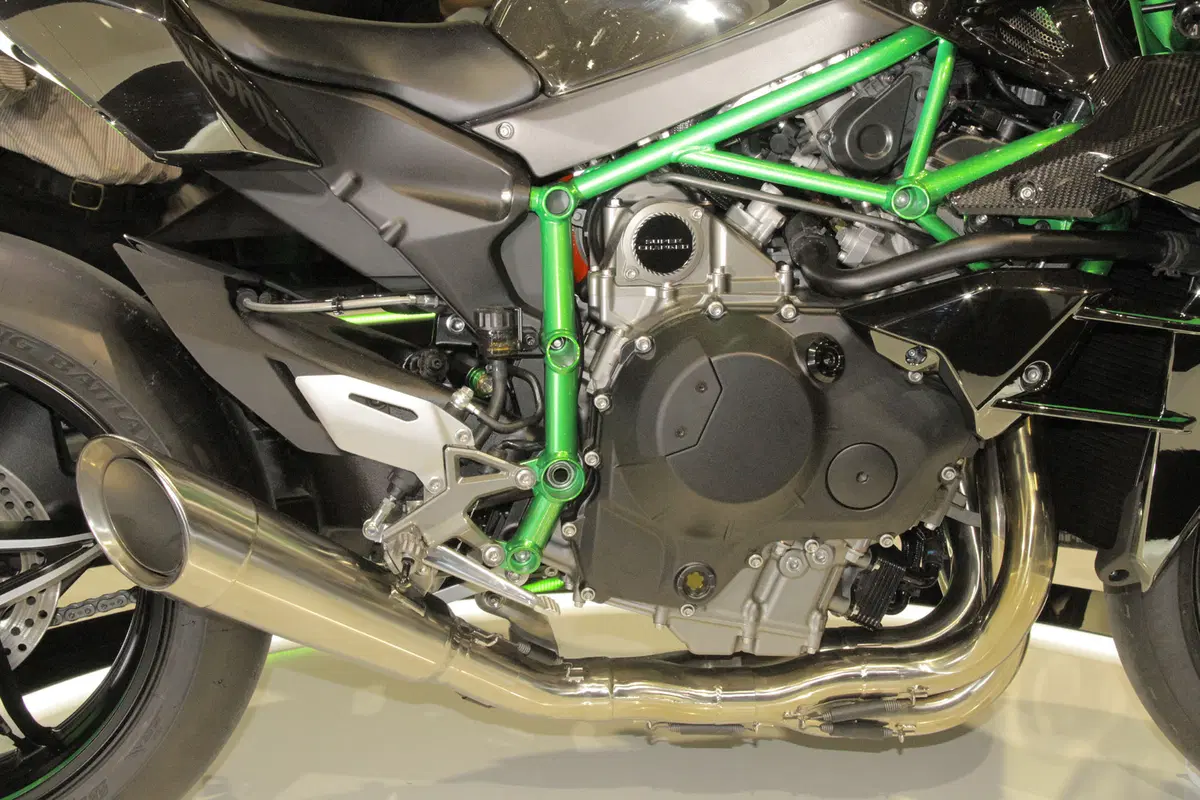 Kawasaki Ninja H2R 2015 (19)