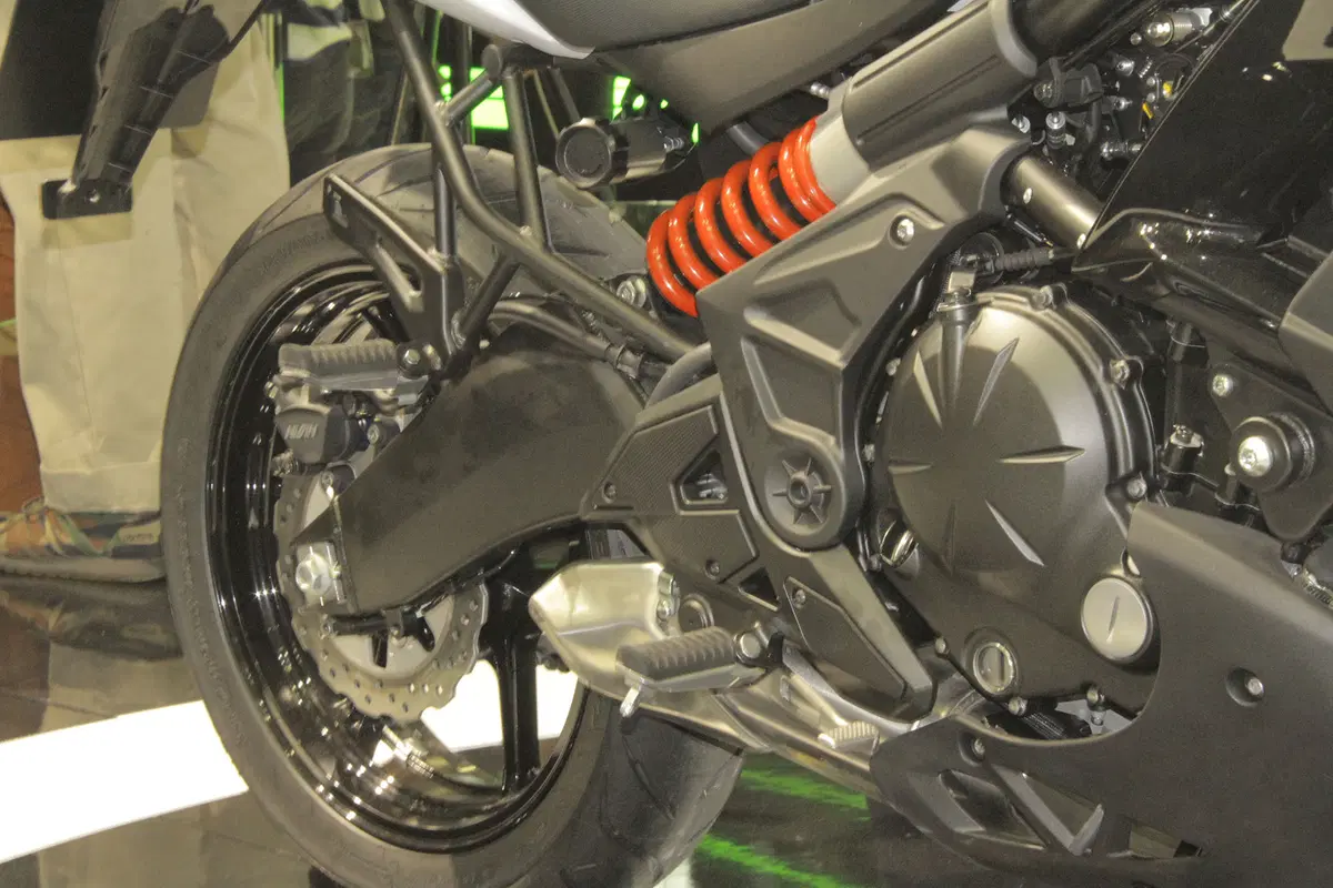 Kawasaki Versys 650 2015 (9)