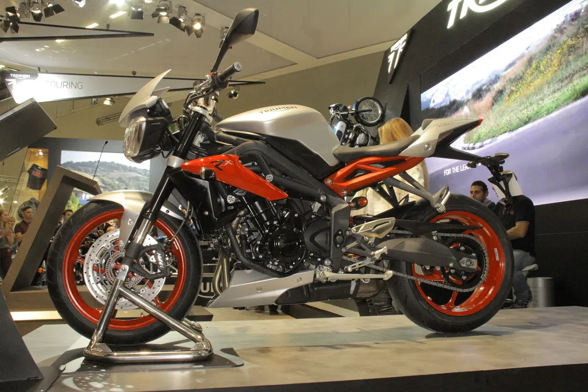 Triumph Street Triple Rx 2015 (12)