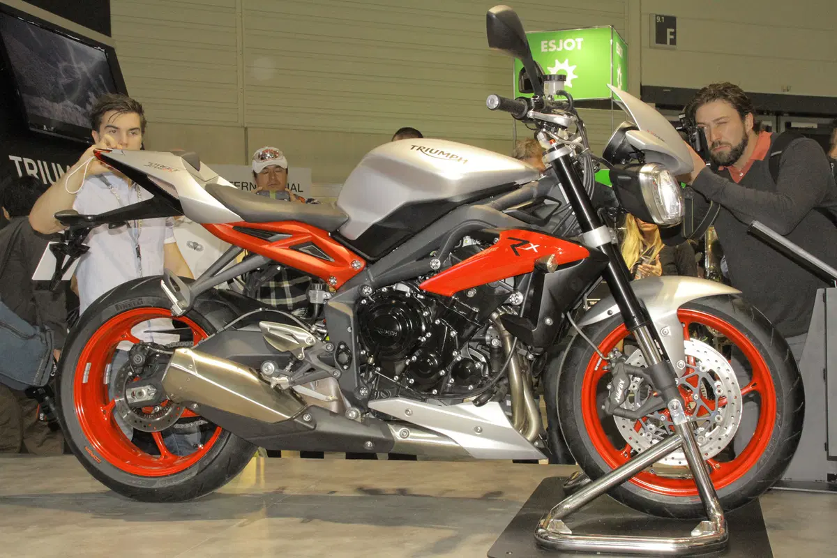 Triumph Street Triple Rx 2015 (3)
