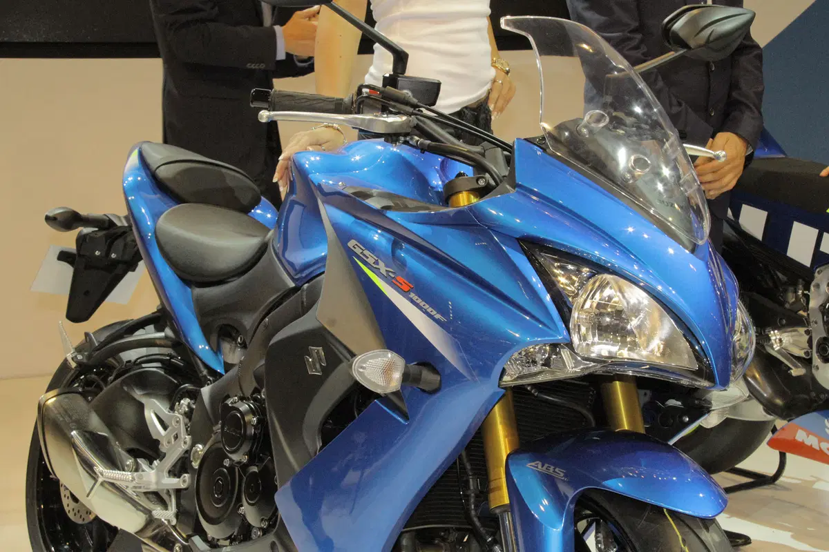 Suzuki GSX-S 1000F 2015 (3)