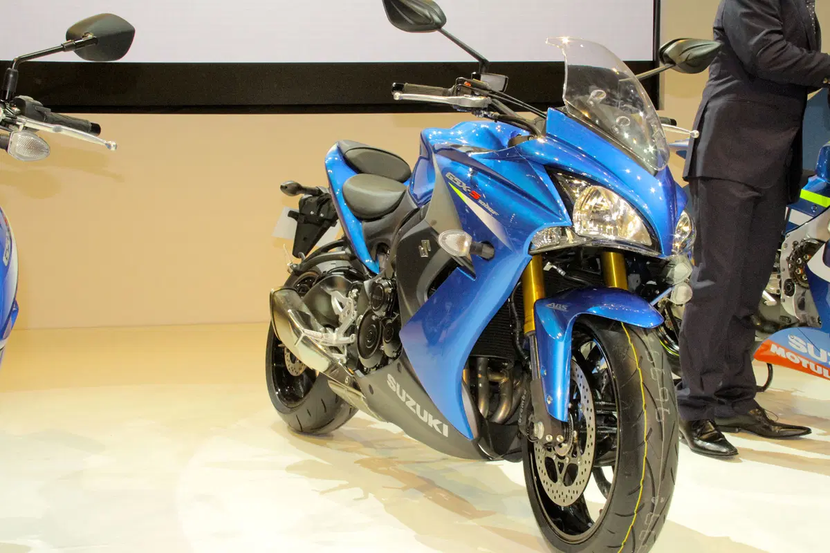 Suzuki GSX-S 1000F 2015 (2)