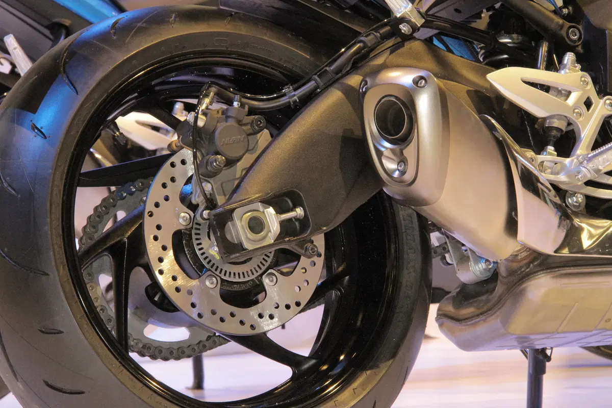 Suzuki GSX-S 1000 2015 (5)