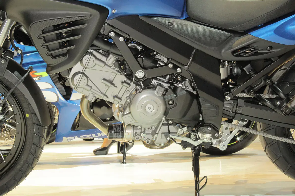 Suzuki V-Strom 650XT 2015 (5)