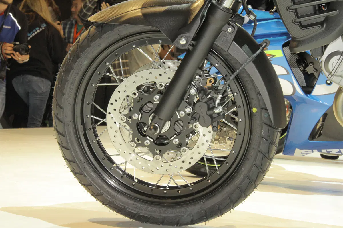 Suzuki V-Strom 650XT 2015 (6)