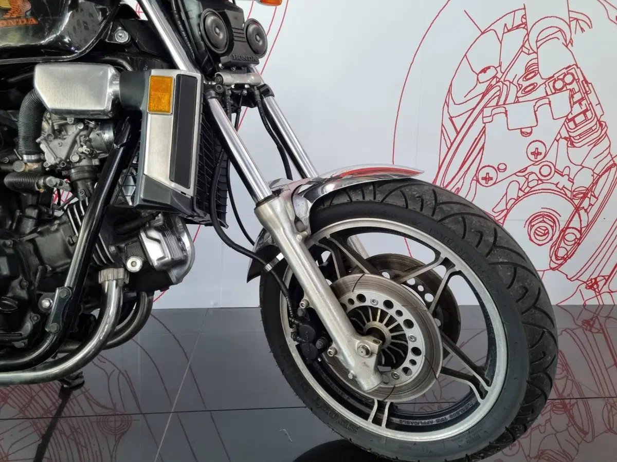 Honda VF 1100 C V65 Magna (1983 - 85) (6)