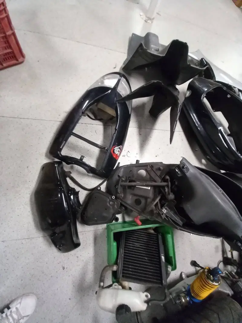 SI VENDE TUTTO INSIEME A BLOCCO - APRILIA SR 50 (11)