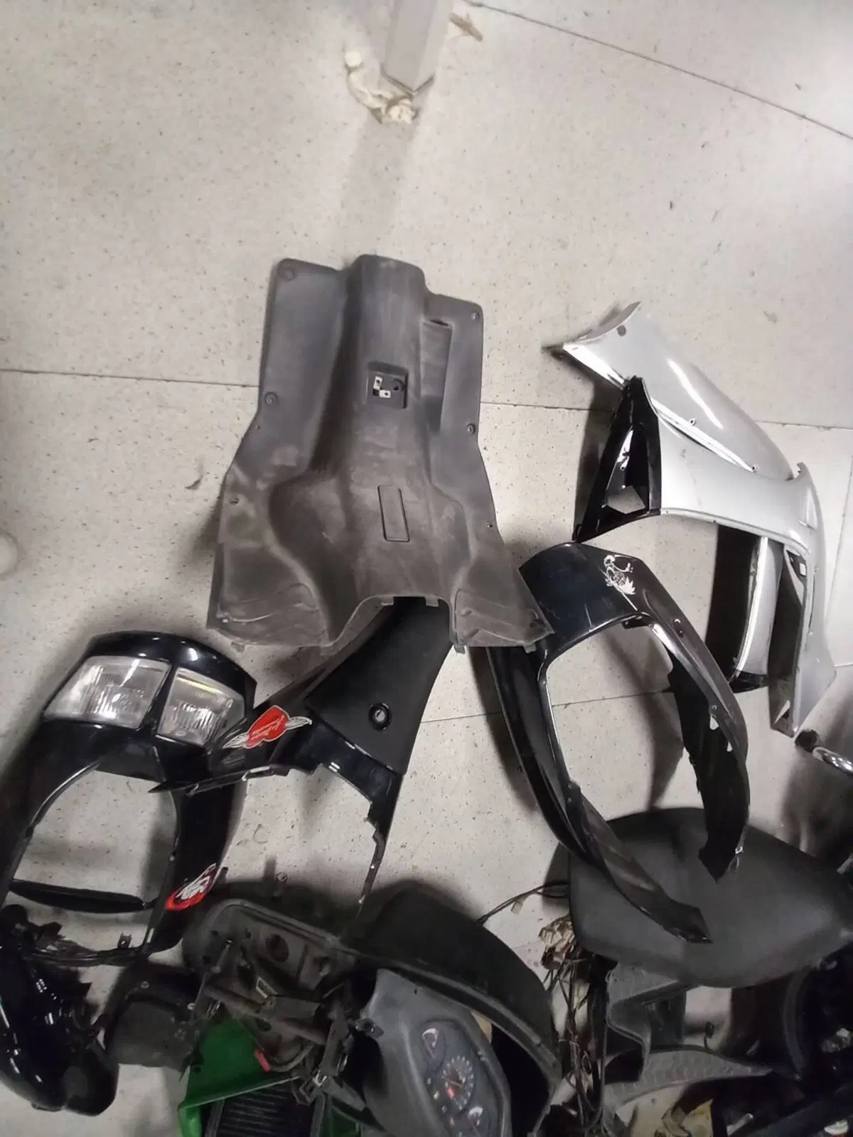 SI VENDE TUTTO INSIEME A BLOCCO - APRILIA SR 50 (15)