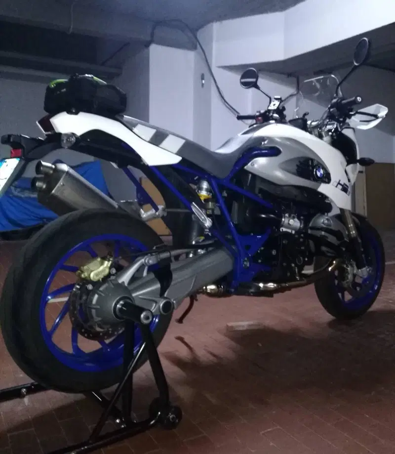 Bmw HP2 Megamoto (2)