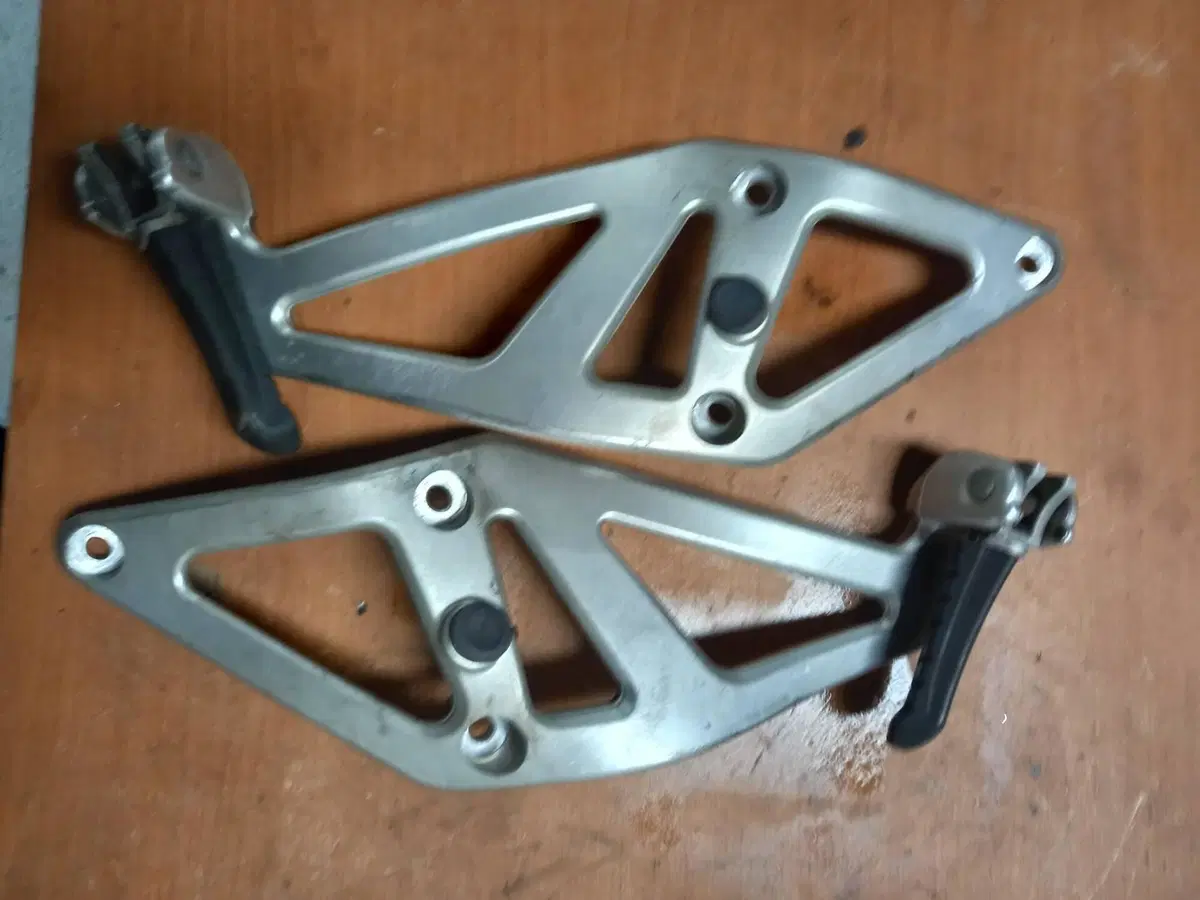 CERCHIO POSTERIORE CON DISCHI + CORONA SUZUKI V-S (2)