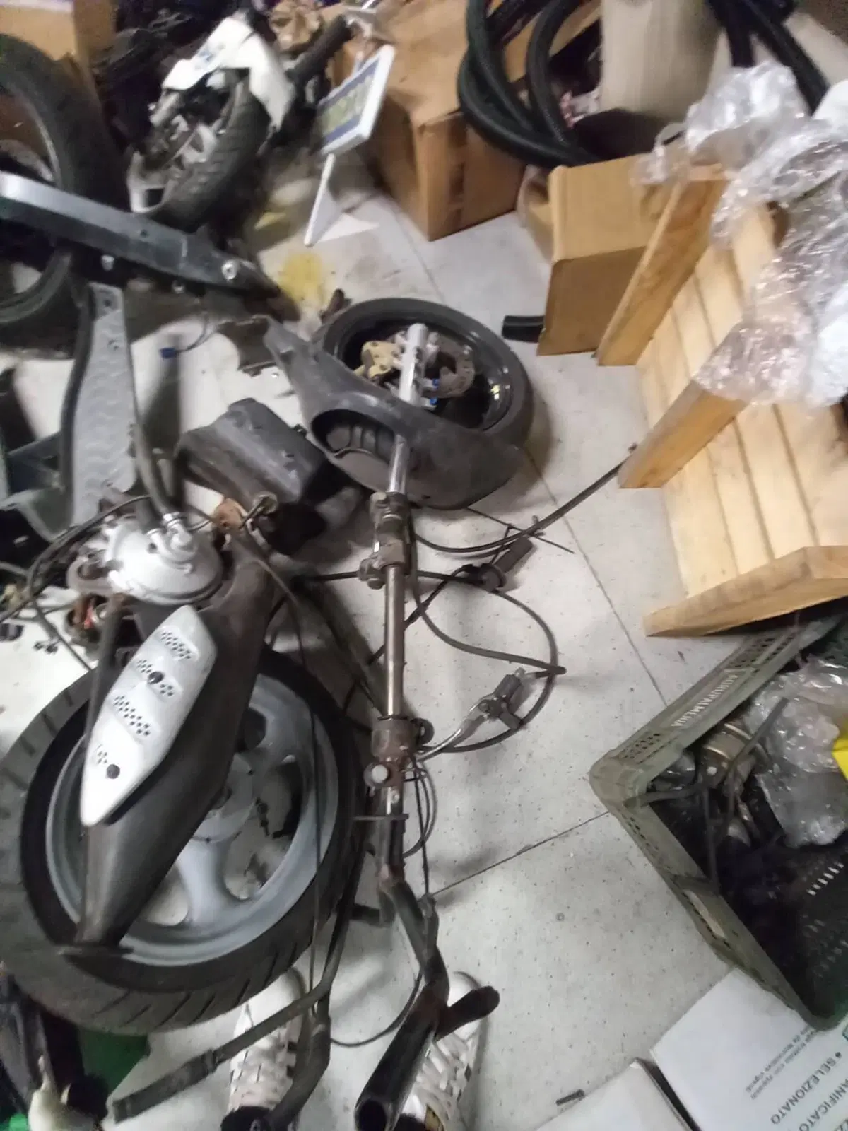 CERCHIO POSTERIORE CON DISCHI + CORONA SUZUKI V-S (15)