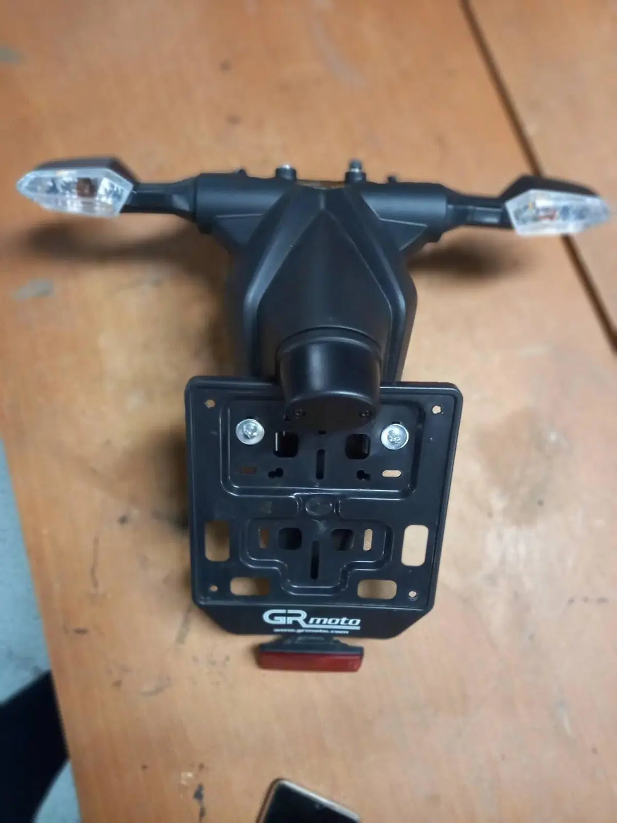 PORTA TARGA CON FRECCE KAWASAKI Z-750 R , (4)