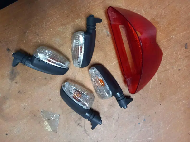 KIT 4 FRECCE + COVER FARO BMW F 800 S 2007 , (2)