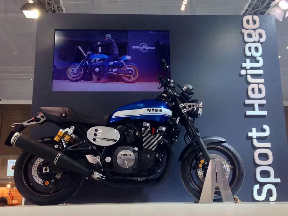 Yamaha XJR 1300 e XJR 1300 Racer 2015 (3)