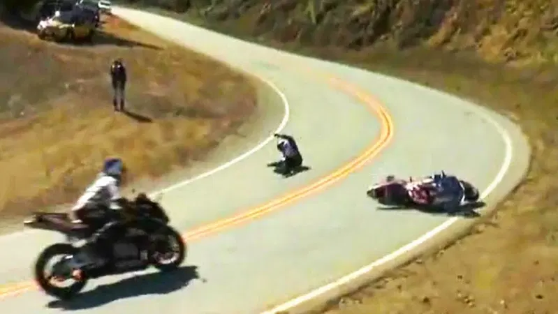 Piega troppo con una Buell 1125R mentre arriva un'altra moto [VIDEO VIRALE]