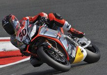 Guintoli in testa alle prove SBK a Magny-Cours