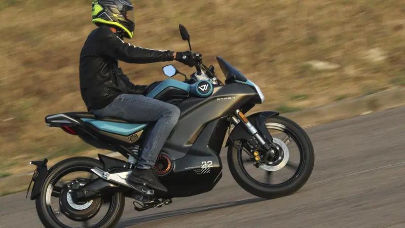 Stash e le altre, la nostra full immersion nell'elettrico di V-Moto [GALLERY]