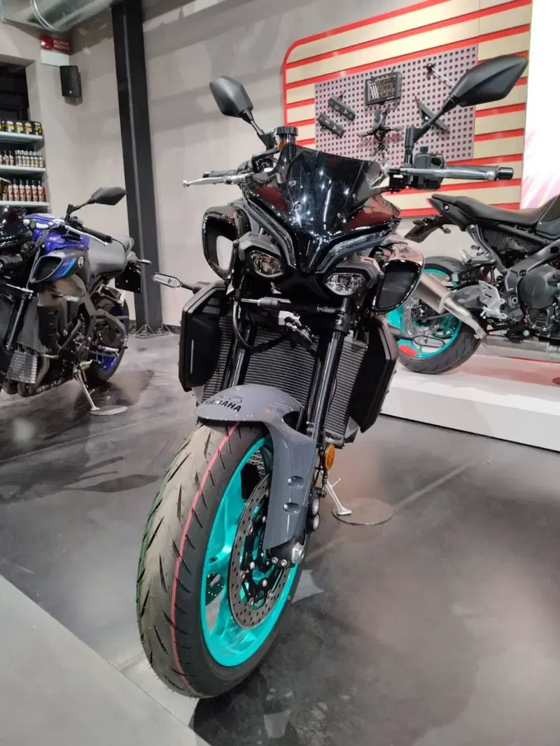 Yamaha MT-10 (2022 - 26) (3)
