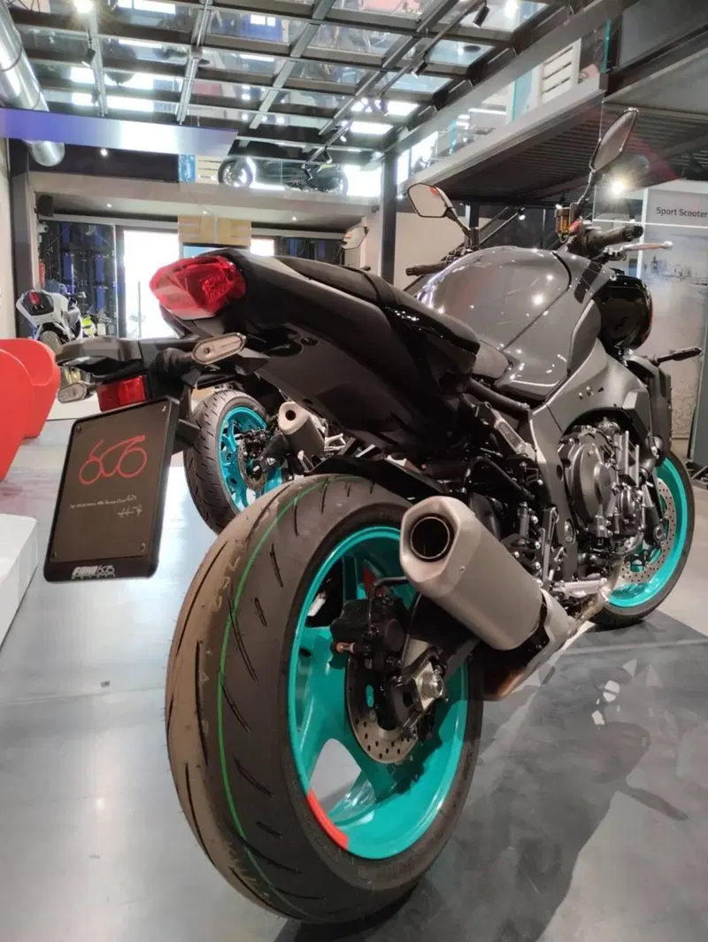 Yamaha MT-10 (2022 - 26) (4)
