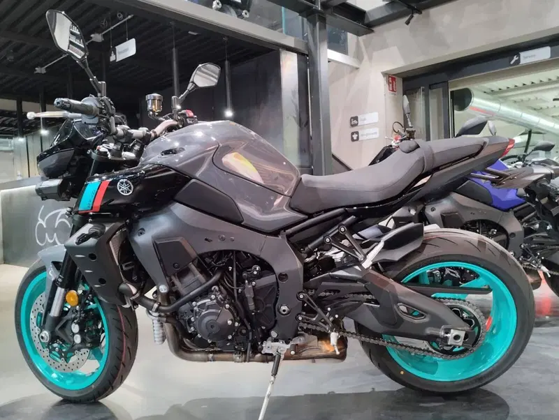 Yamaha MT-10 (2022 - 26) (2)