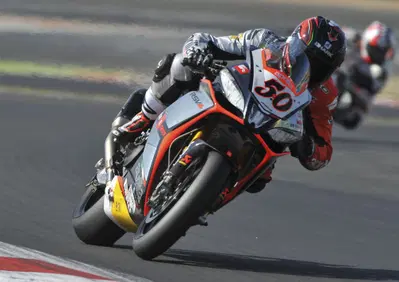 Guintoli vince gara 1 SBK a Magny-Cours