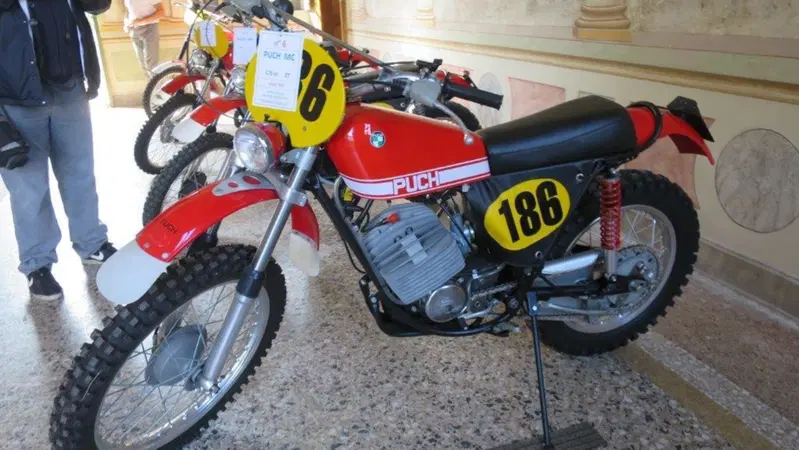 Moto d'Epoca: successo a Villa Barni per le meraviglie del passato