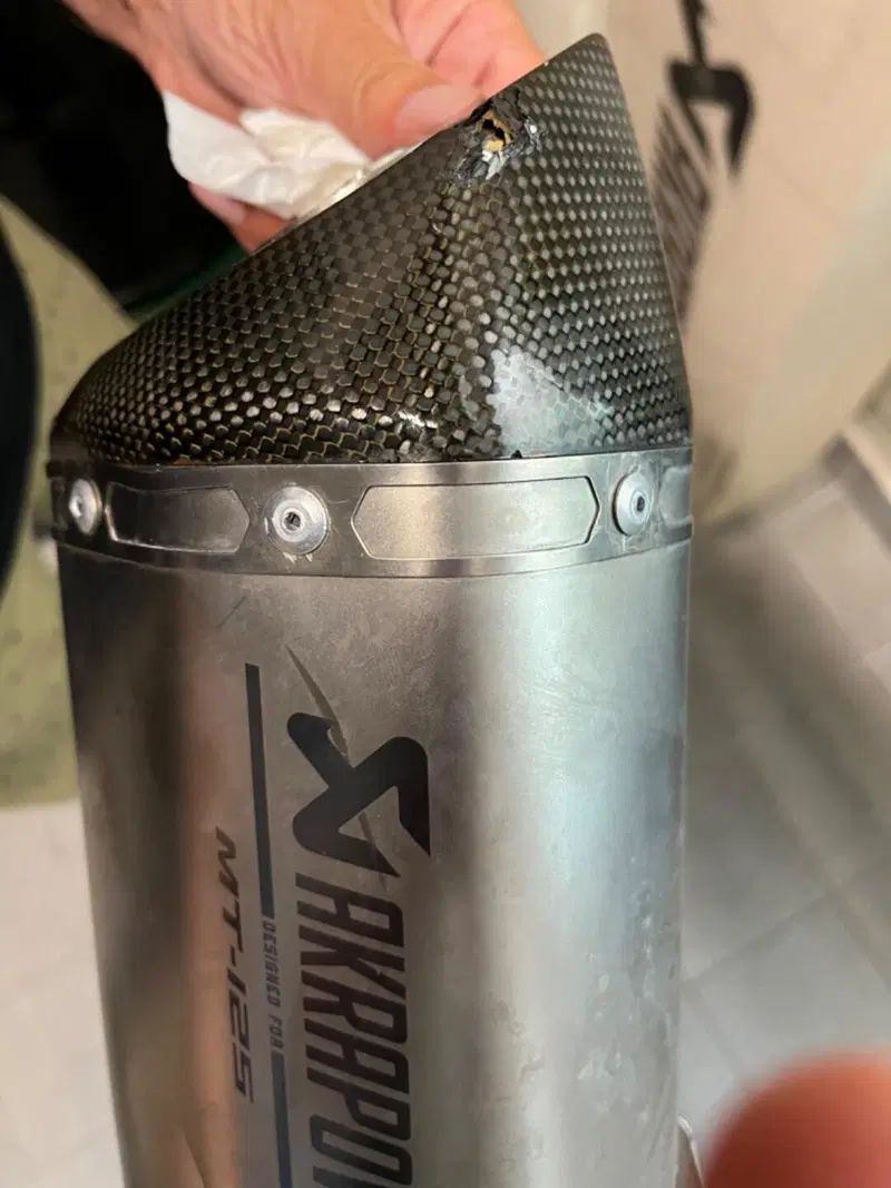 Akrapovic (2)