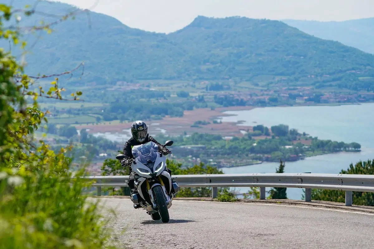 Michelin Road 6: durano di più e lo fanno meglio sul bagnato. (4)
