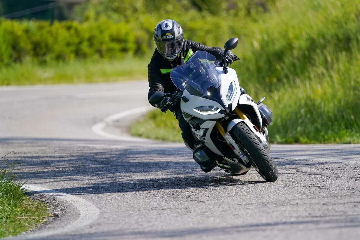 Michelin Road 6: durano di più e lo fanno meglio sul bagnato. (3)