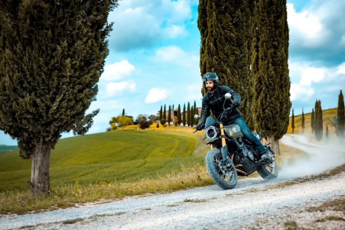 TEST Moto Morini SEIEMMEZZO STR e SCR: le abbiamo provate in ANTEPRIMA! Come vanno e como sono fatte (5)