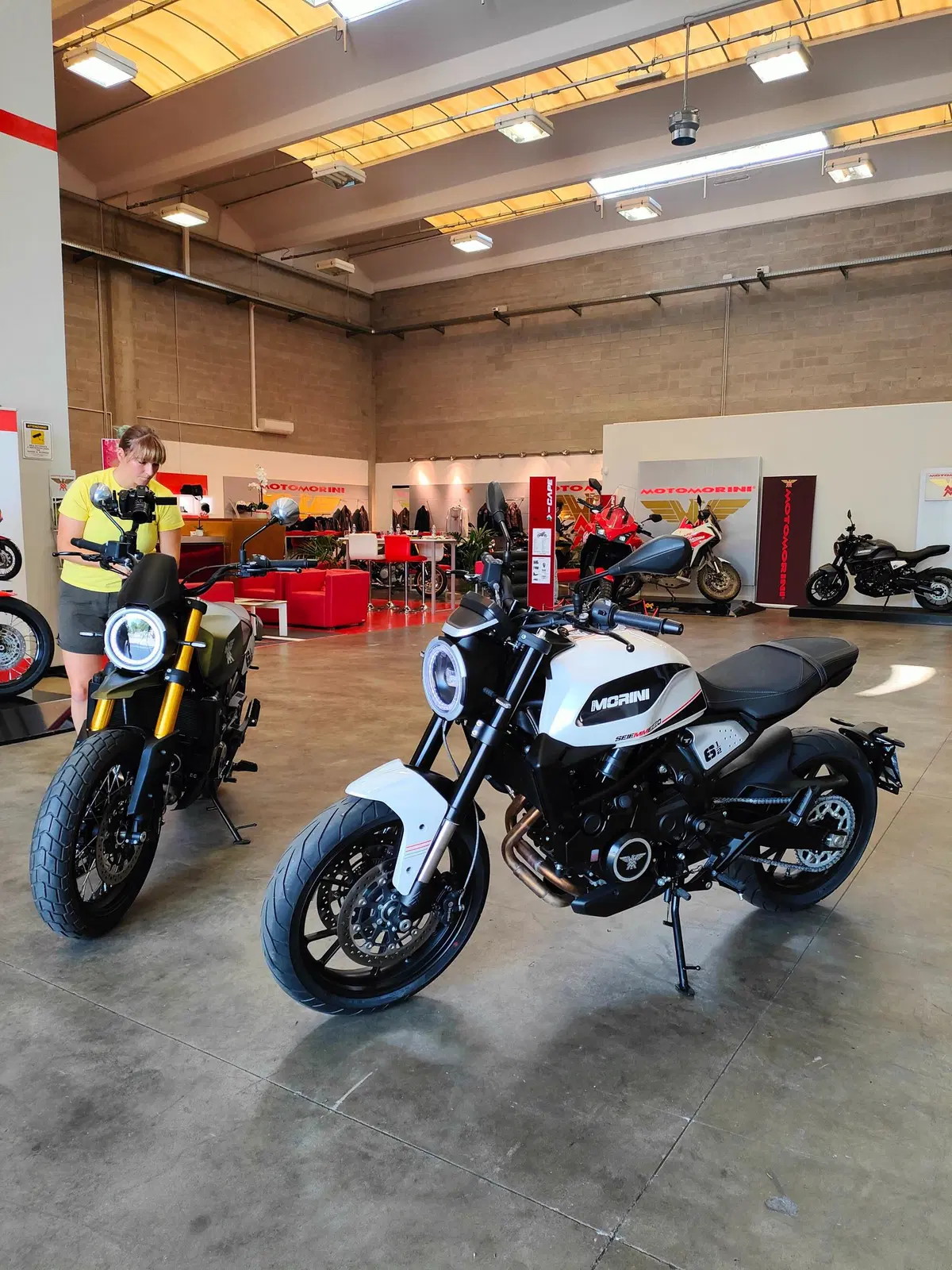 TEST Moto Morini SEIEMMEZZO STR e SCR: le abbiamo provate in ANTEPRIMA! Come vanno e como sono fatte