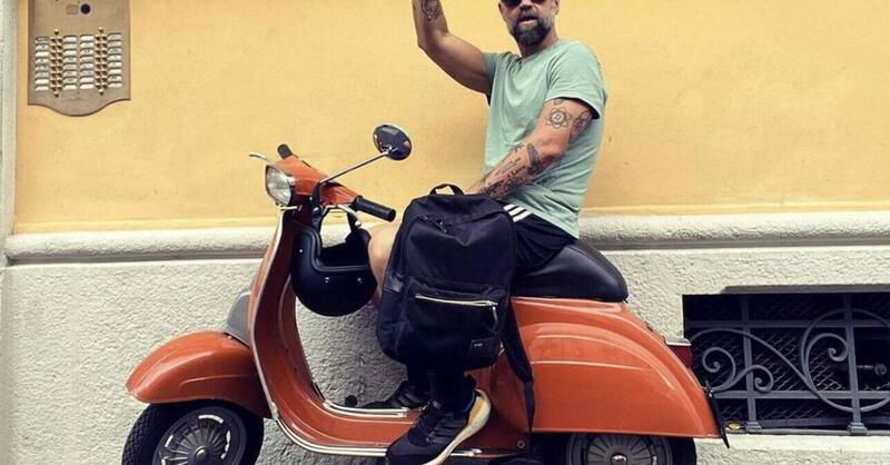 Fabio Volo non fa come Cruciani: Vespa rubata e un singolare appello ai ladri