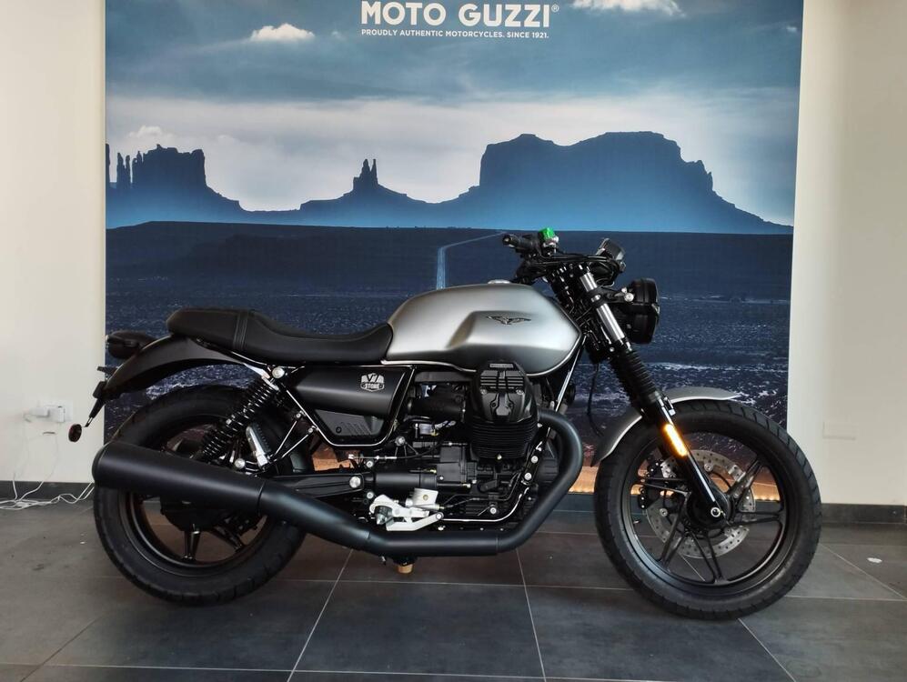 Moto Guzzi V7 Stone (2021 - 24)