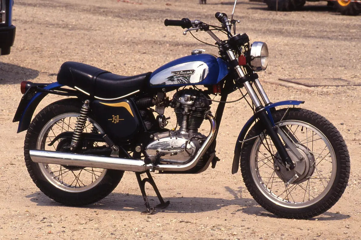 Massimo Clarke: "Scrambler forever" (6)