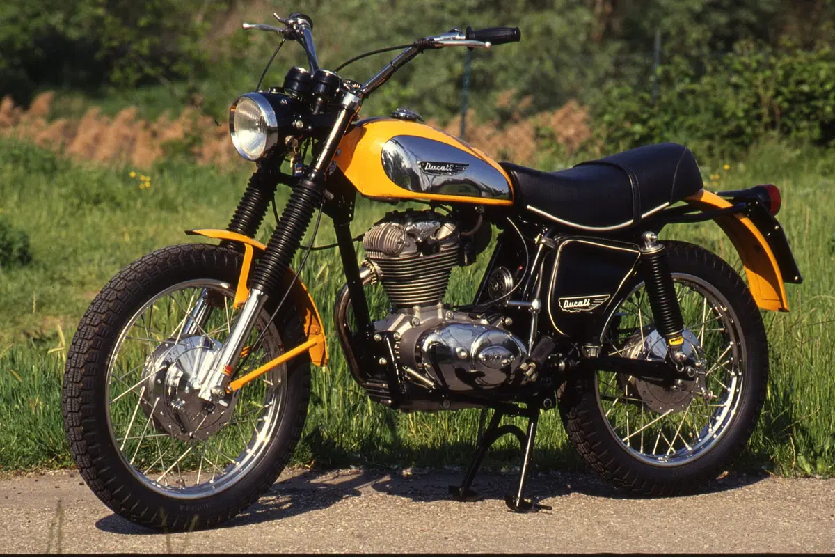 Massimo Clarke: "Scrambler forever" (5)