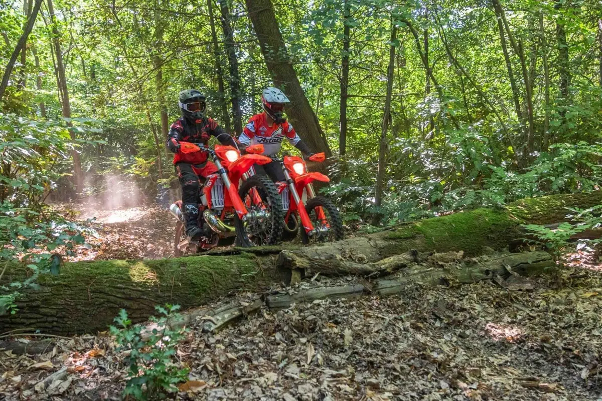 Beta Enduro 300 2 tempi contro 350 4 tempi: quale scelgo? TEST 2023 (3)