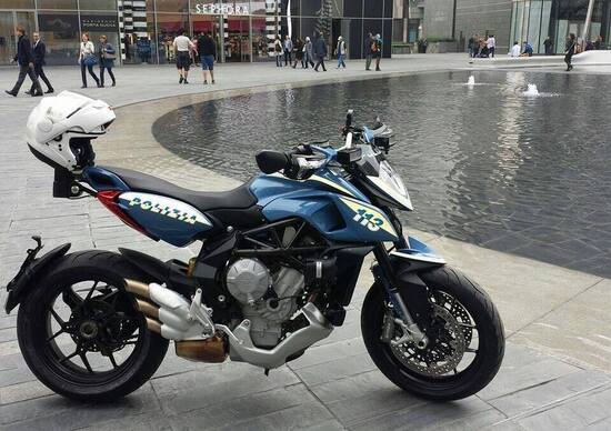 MV Agusta Rivale 800 in dotazione alla Polizia di Stato