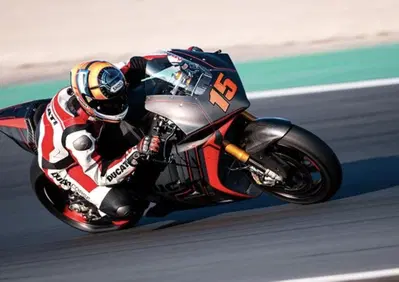 MotoGP 2022. Dopo Michele Pirro la MotoE Ducati ha un altro tifoso entusiasta, Alex De Angelis: È quanto di meglio si possa volere da una moto”