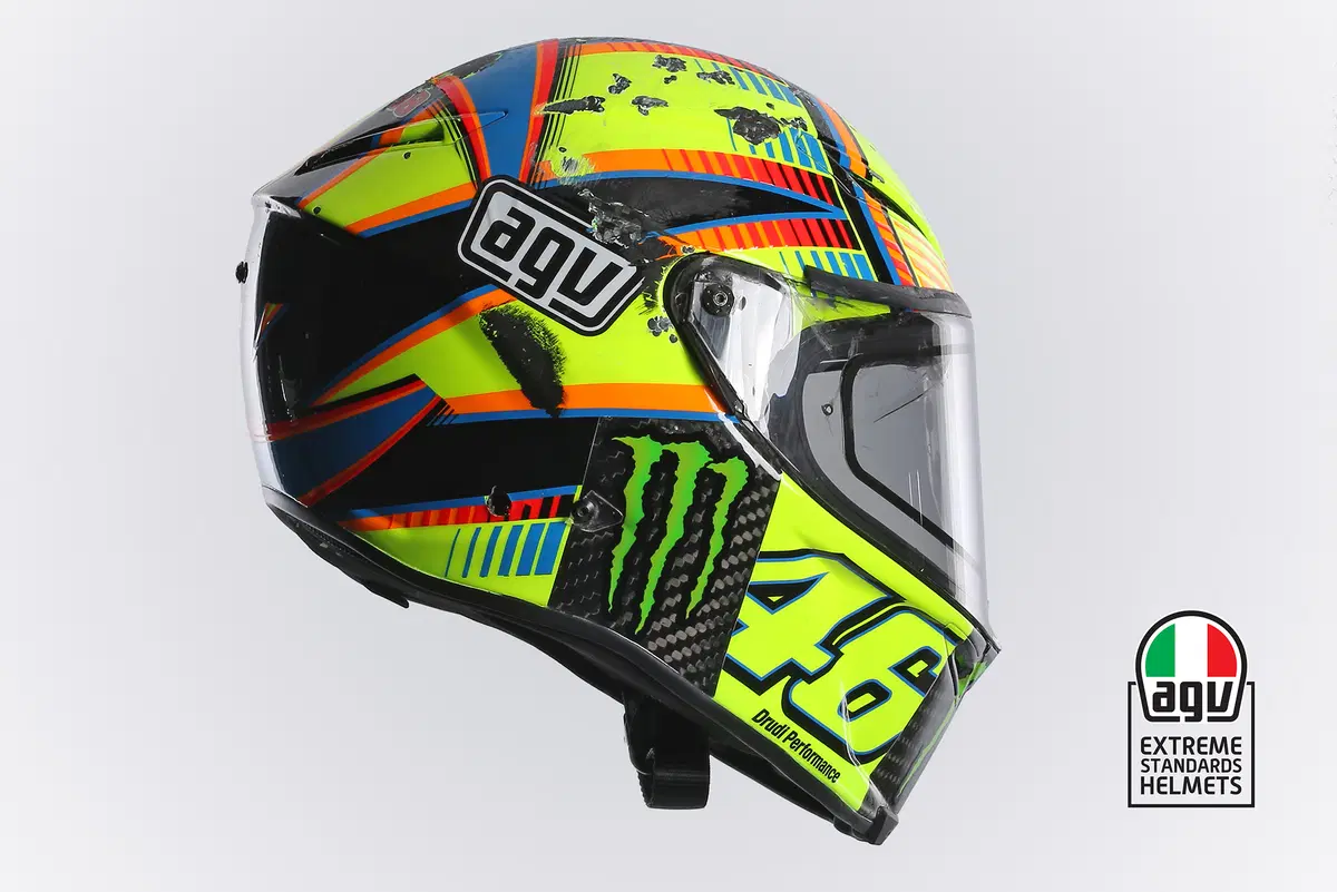 AGV ha analizzato il casco di Rossi dopo la caduta di Aragon (3)