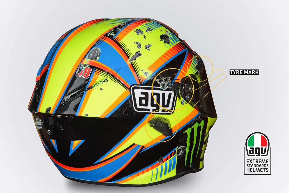 AGV ha analizzato il casco di Rossi dopo la caduta di Aragon (6)