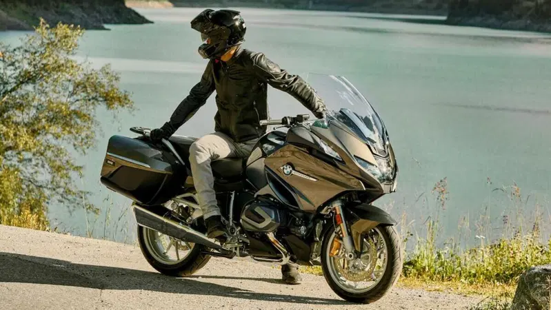 BMW, vendite moto nel mondo stabili in un contesto complicato