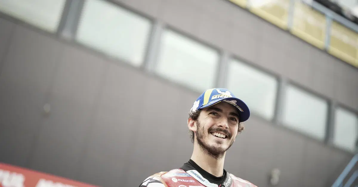 MotoGP 2022. GP del Regno Unito a Silverstone, Pecco Bagnaia non guarda in faccia a Fabio Quartararo: "Penalit&agrave; ingiusta ma bisogna approfittarne"