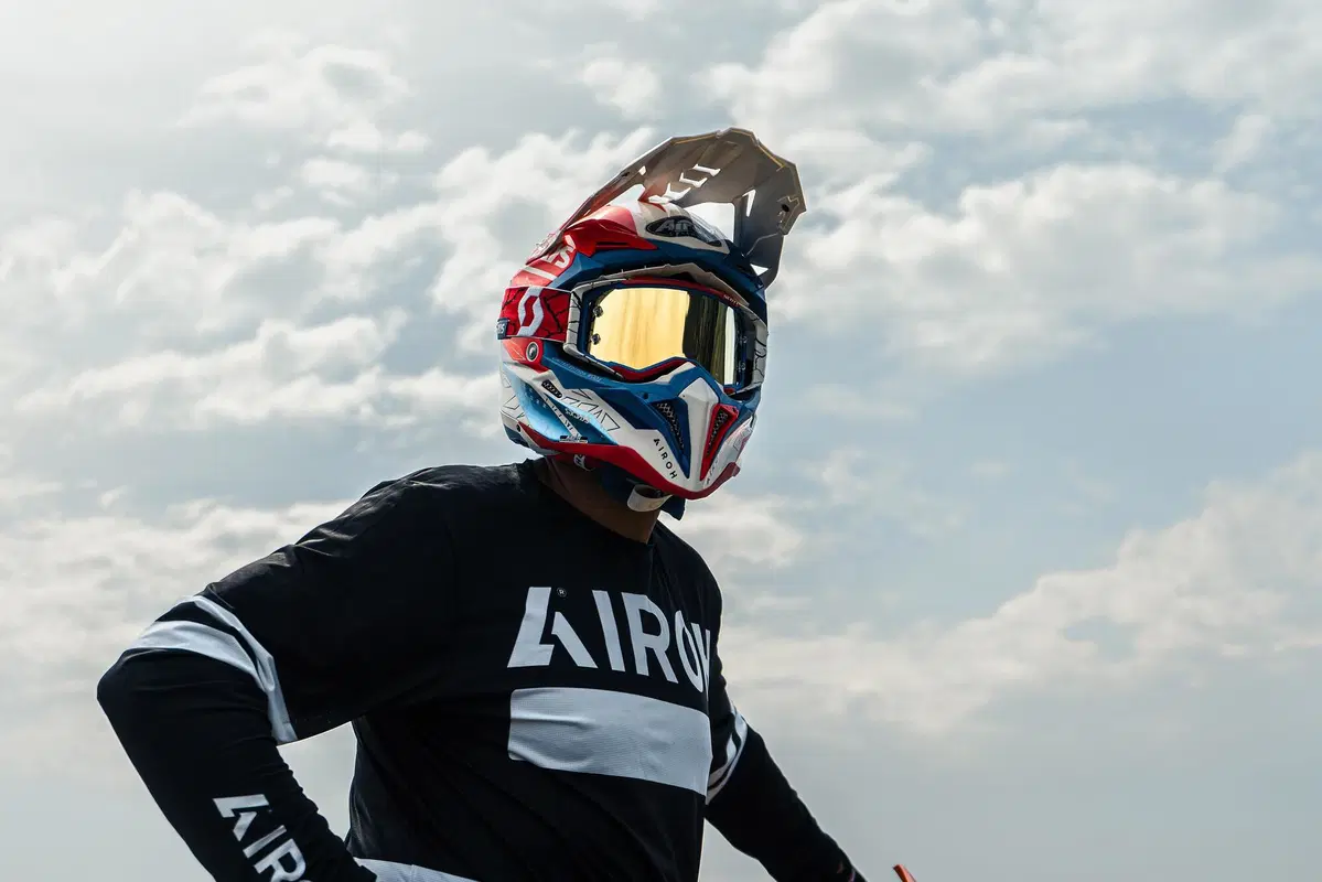 AIROH Aviator 3 Six Days France (4)