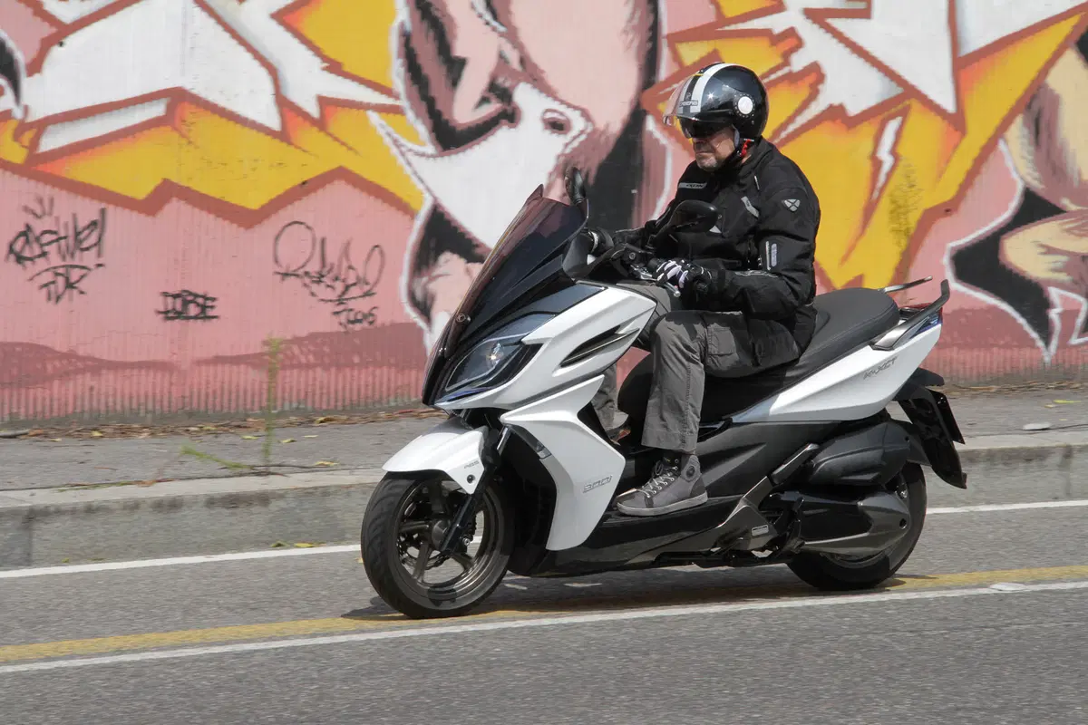 Kymco K-XCT 300i ABS (9)