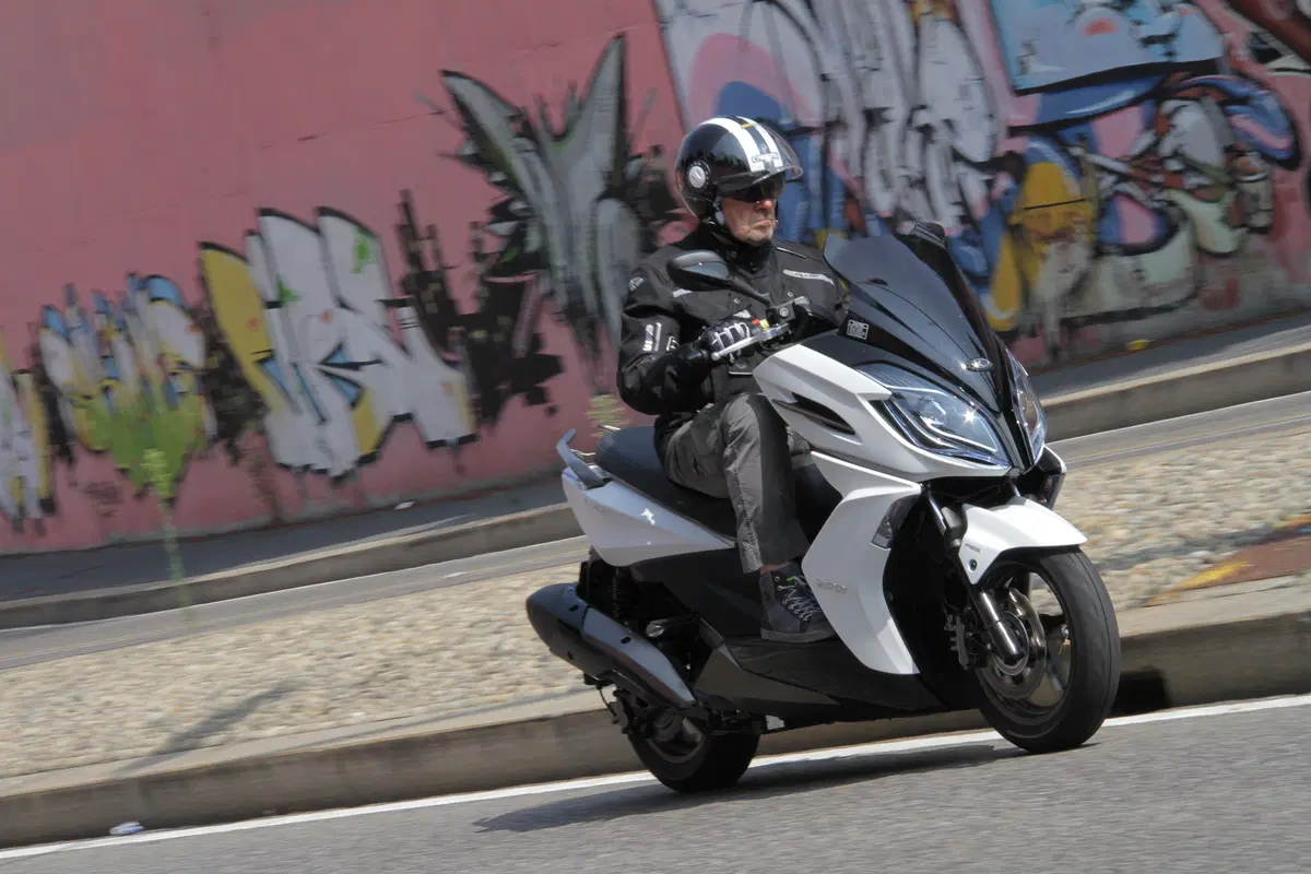 Kymco K-XCT 300i ABS (7)