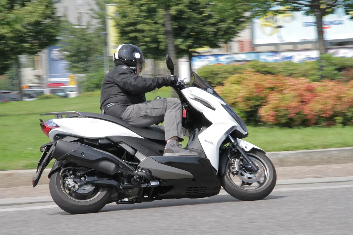 Kymco K-XCT 300i ABS (10)