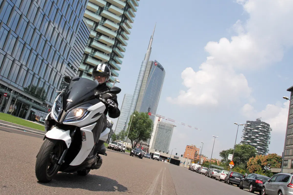 Kymco K-XCT 300i ABS (11)